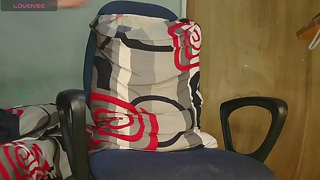DOLL_CUMSHOT's room