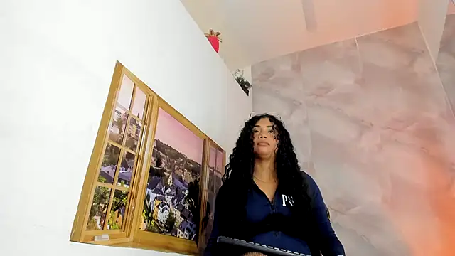 EllyBloom webcam