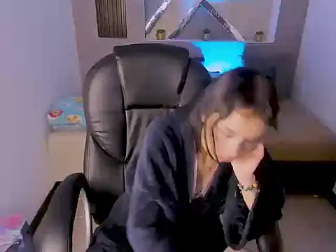 Hanna_Bloomm webcam