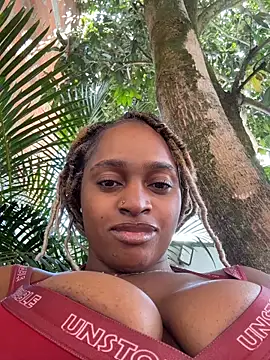 darle_volant live cam on StripChat