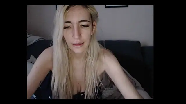 BarbieBlondieGirl webcam