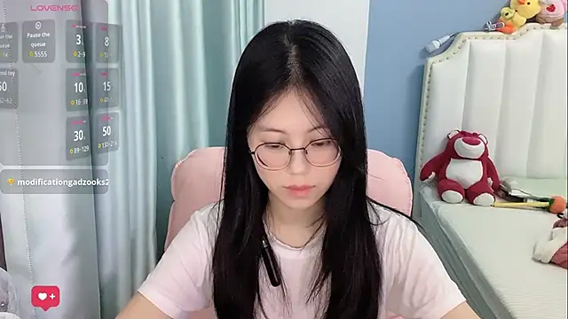 Luna-666 live cam on StripChat