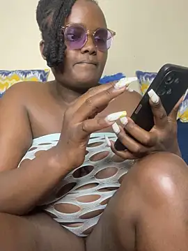 Busty_Bambii254 webcam