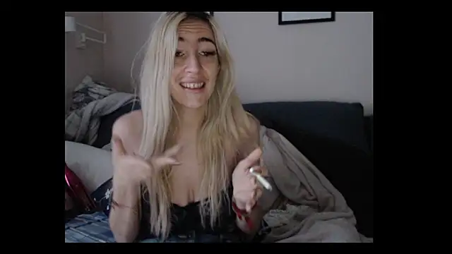 BarbieBlondieGirl webcam