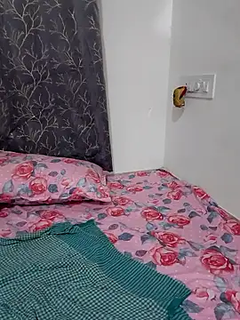 Aarti909090 webcam