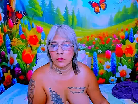 indianroxy webcam
