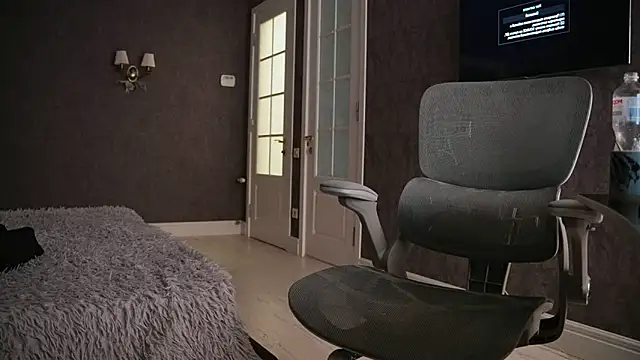 LisaElfy webcam
