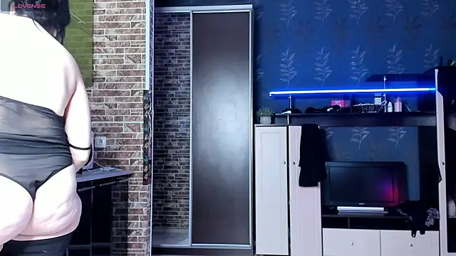 Lucky_Milf webcam