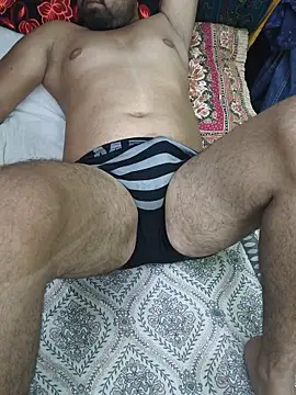 HotDesi_Guy webcam