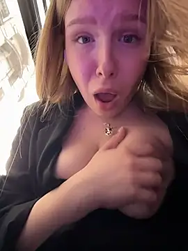 Liza_risky webcam