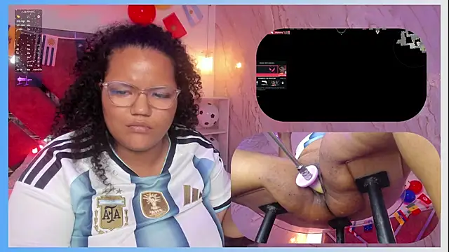 MhiaRey webcam