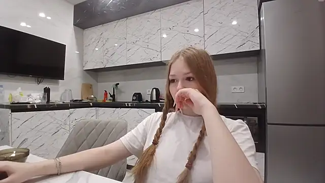 KarinaBestie webcam