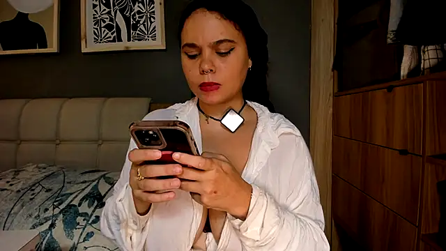 Bloom_Noor webcam
