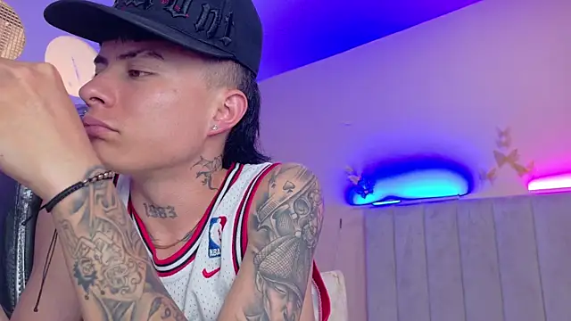 Nascary_Fox live cam on StripChat