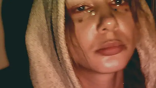 VivienDarkbloom webcam
