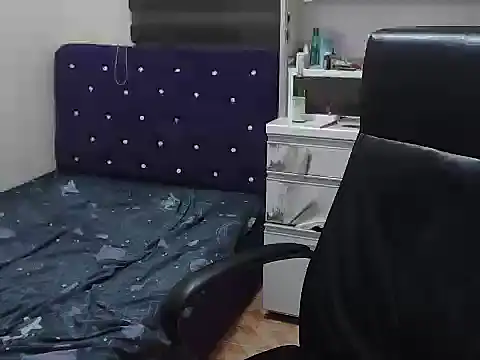 XyummyRhicax webcam