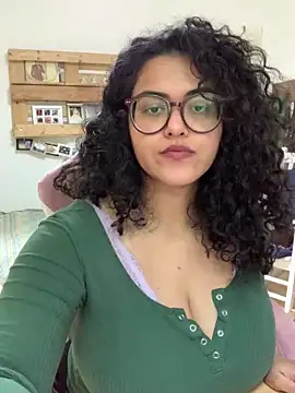 Curvydesifromgermany webcam