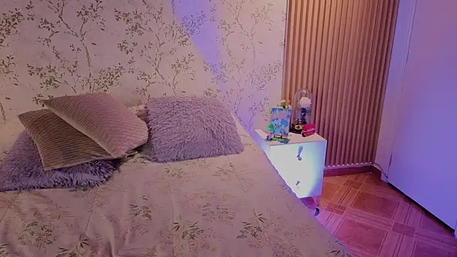 Charlotte__Miller webcam