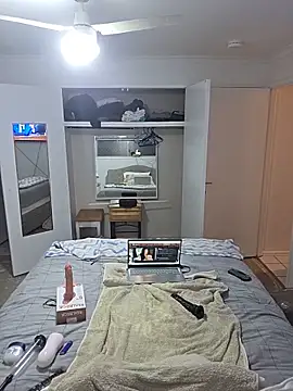 Handsolo_porn webcam