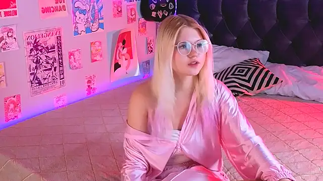 LunariaFox webcam