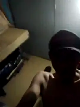 Cloud0nMycock webcam