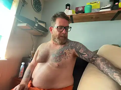 Tattooednakedguy webcam