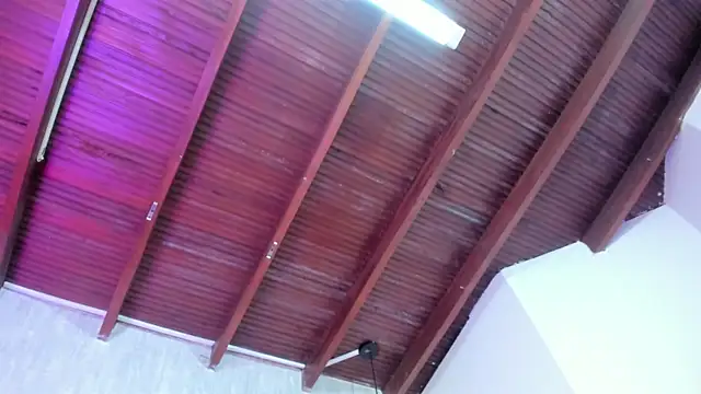 Maya_curvy webcam