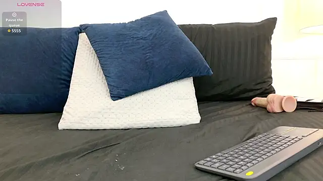 lunaa_ebony webcam