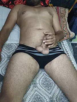 HotDesi_Guy webcam