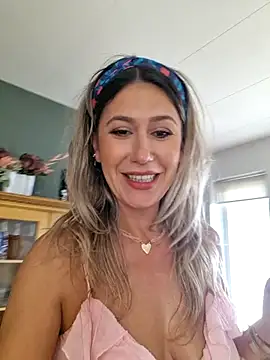 CelynaRoss webcam