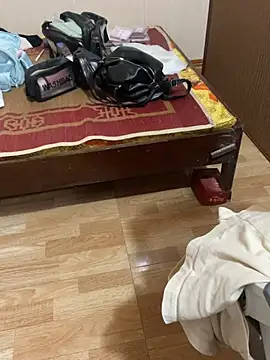 Mina048 webcam