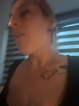 Hot-Milf4U webcam