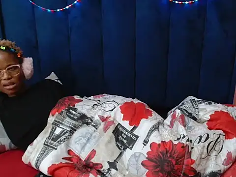 HotCreamyTea webcam