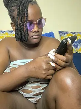 Busty_Bambii254 webcam