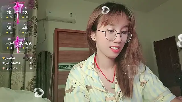 Lili_666 live cam on StripChat