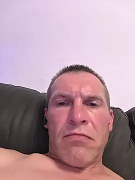 AttractiveSilk5 webcam