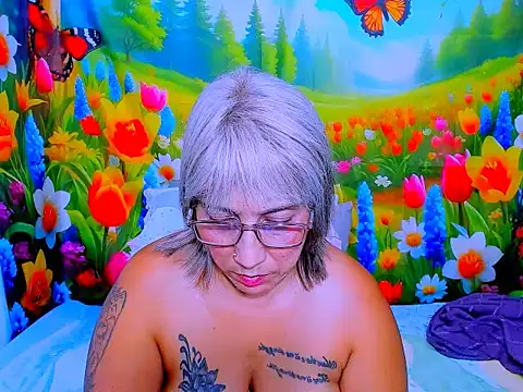 indianroxy webcam