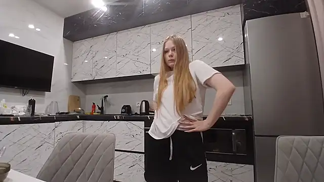KarinaBestie webcam