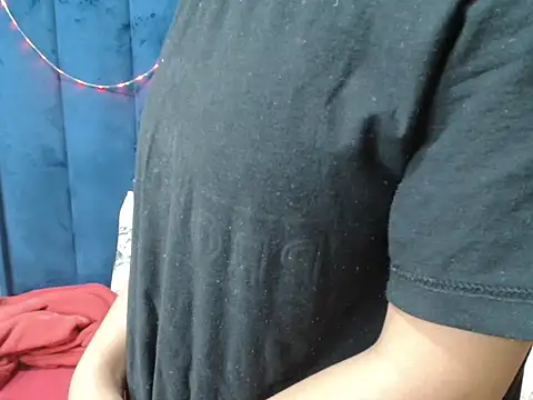 HotCreamyTea webcam