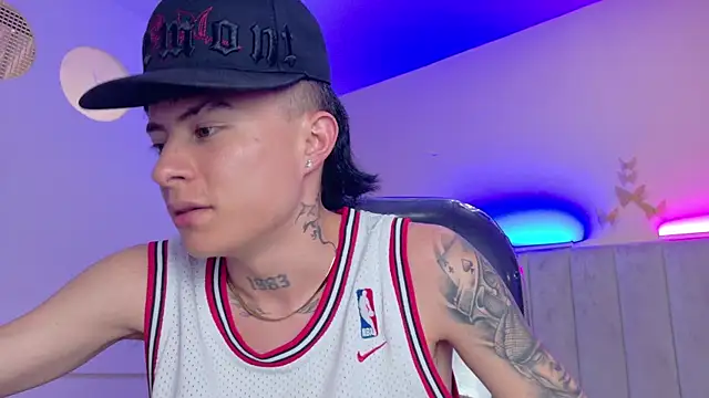 Nascary_Fox webcam