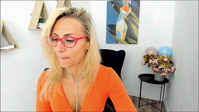 MuseOfStage live cam on StripChat