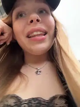 Liza_risky webcam