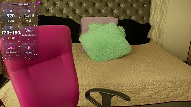 katt_eyes__ webcam