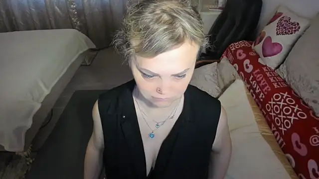 MildMature webcam