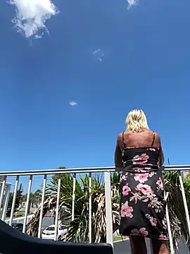 TiffaneyLove webcam