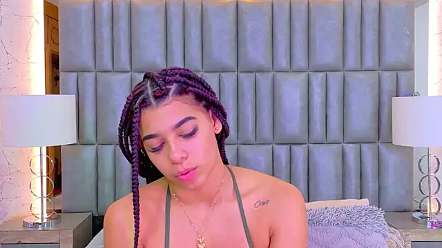 TiaraRosse webcam