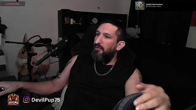 DevilPup75_ webcam