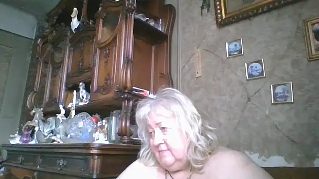 Lala-Love56 webcam