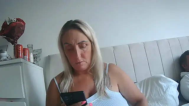 theblondecocklover webcam