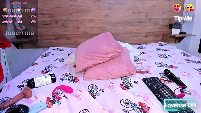 NAOMIWATTS_ webcam